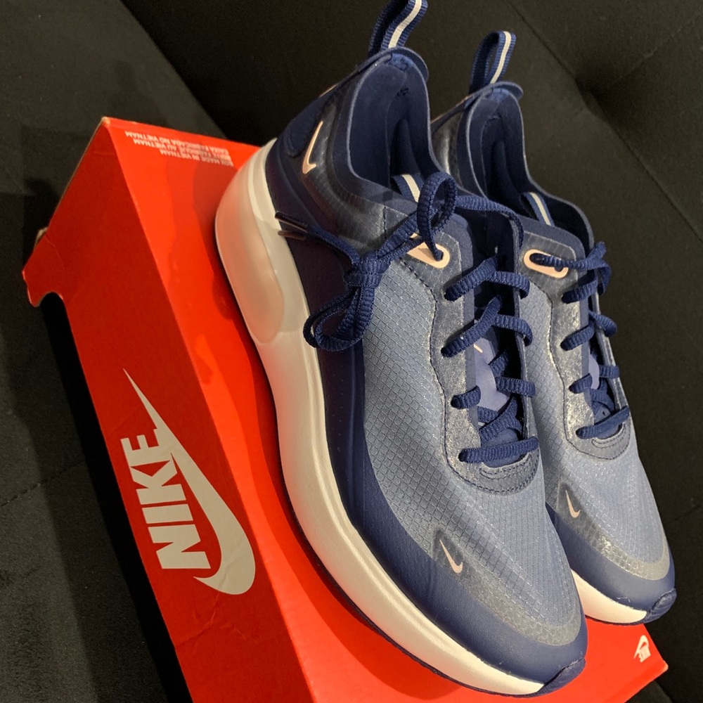Nike Women's Air Max Dia SE